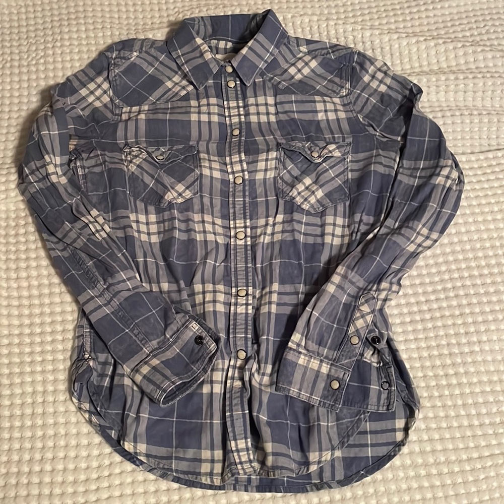 Women’s American Eagle plaid button down shirt